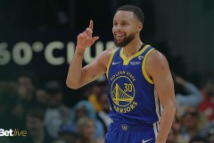 利拉德×杨瀚森：篮球巨星与时尚潮人的跨界时尚对话